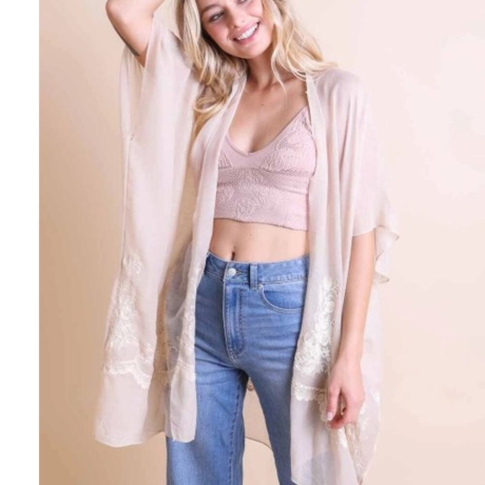 Lightweight Floral Embroidered Tassels Boho Festival Kimono Wrap White